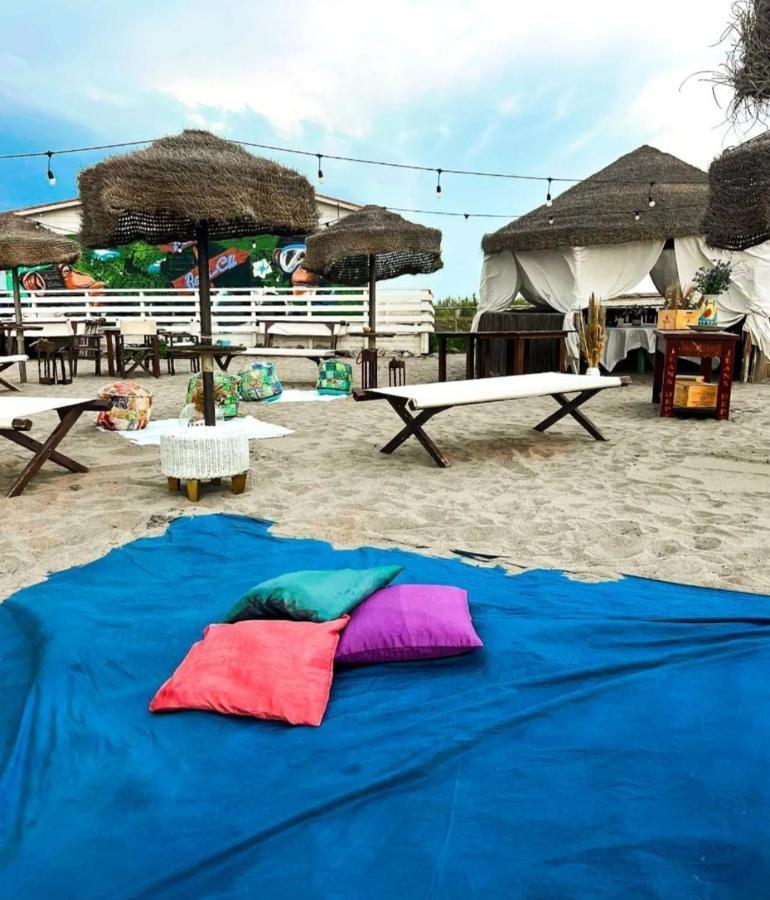 Sunset Beach 피우미치노 외부 사진